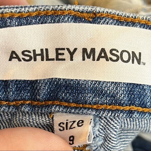 Ashley‎ Mason Distressed Jeans - Picture 8 of 9